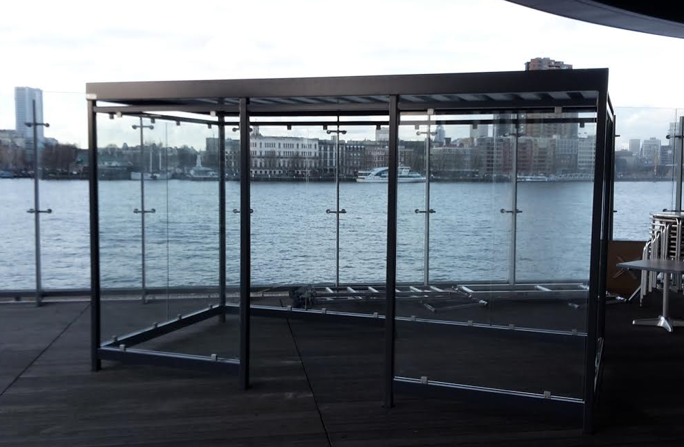 Van Keulen naar Myla: rookoverkappingen van SKWshop 5 Onze rookoverkapping, rokersoverkapping Keulen 4 x 2 op het WTC Rotterdam